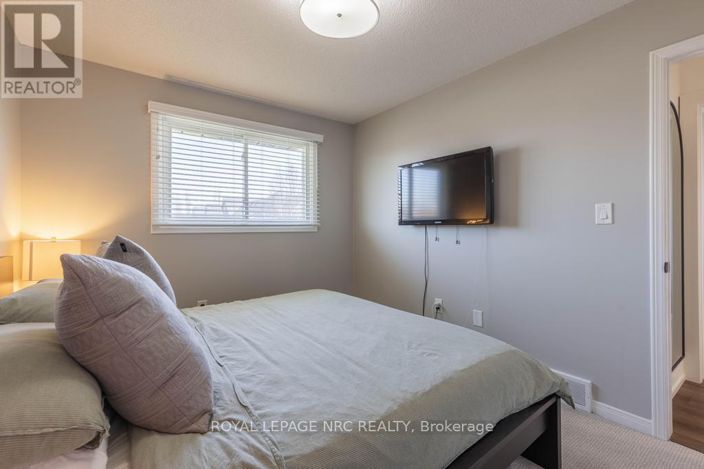 22 Fox Trail Drive, St. Catharines, Ontario  L2S 3T7 - Photo 14 - X12978872