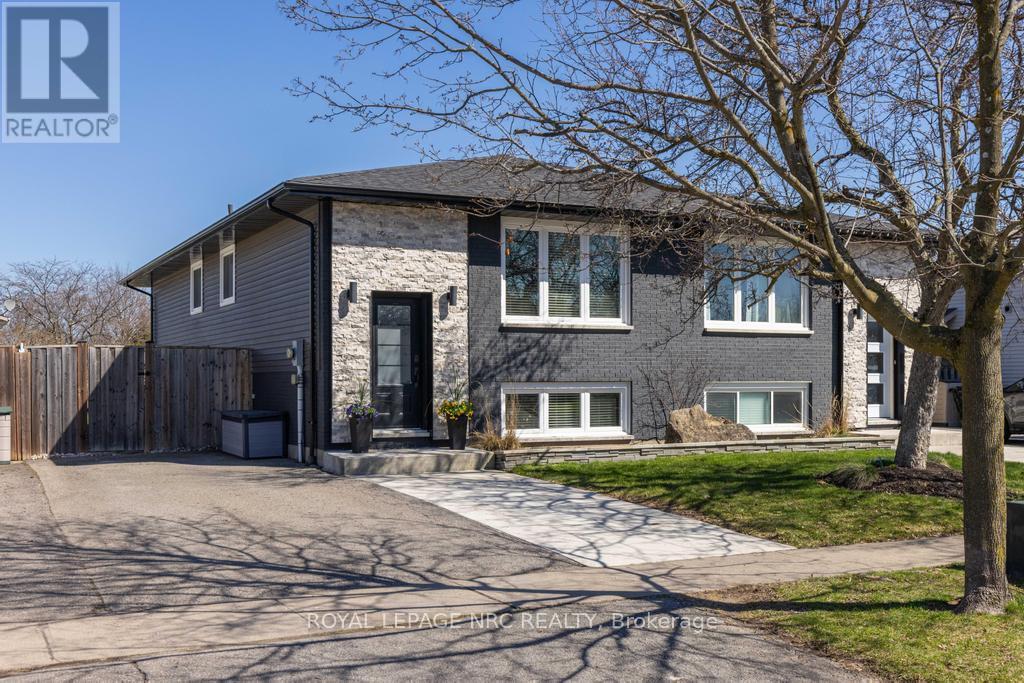 22 Fox Trail Drive, St. Catharines, Ontario  L2S 3T7 - Photo 2 - X12978872