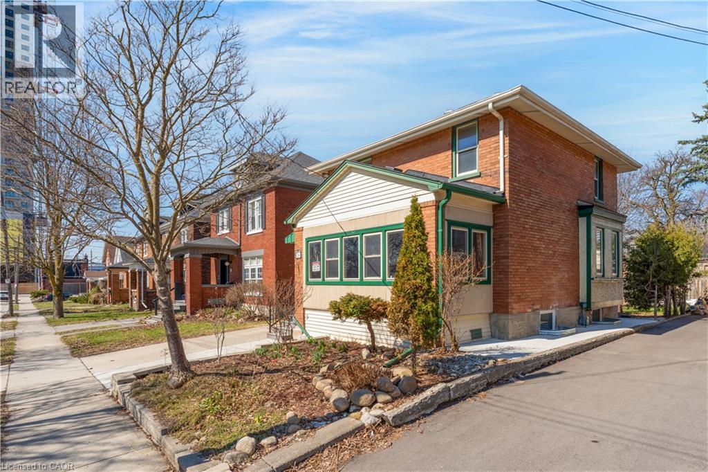 24 Onward Avenue, Kitchener, Ontario  N2H 3J7 - Photo 2 - 40816685