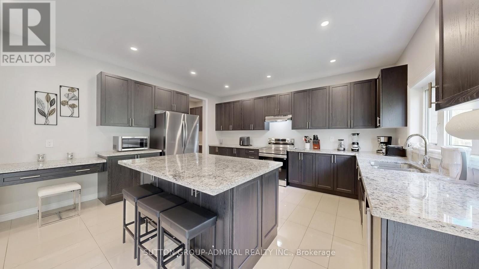 1629 Emberton Way, Innisfil, Ontario  L9S 0N4 - Photo 12 - N12915032