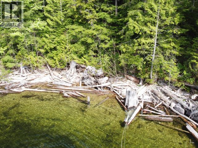 9436 Powell Lake, Powell River, British Columbia   - Photo 18 - 19449