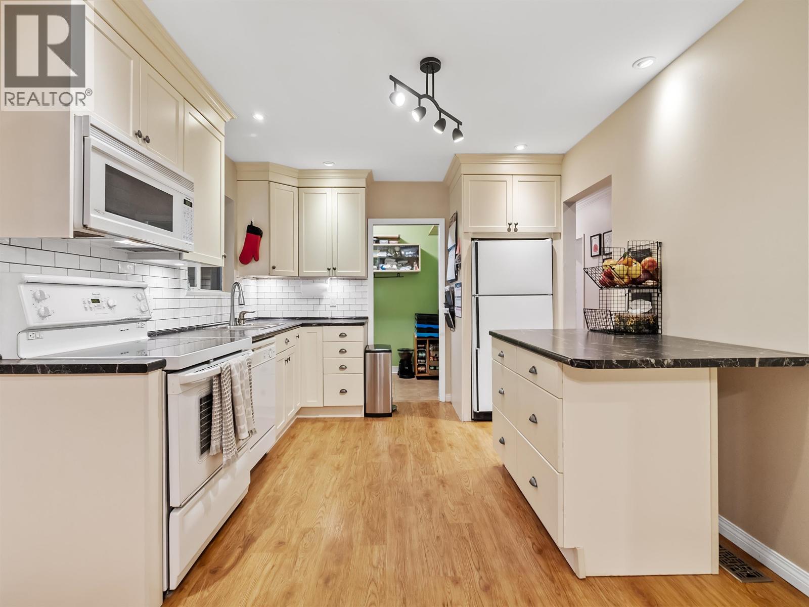 4921 44a Avenue, Delta, British Columbia  V4K 1E6 - Photo 13 - R3108743