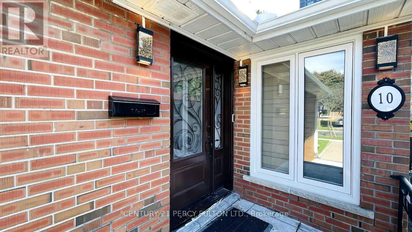 10 Clementine Square, Toronto, Ontario  M1G 2V7 - Photo 3 - E12978754