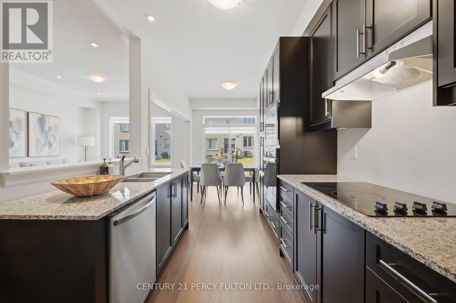 32 Mountainside Crescent, Whitby, Ontario  L1R 0P5 - Photo 11 - E12978836