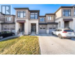 32 MOUNTAINSIDE CRESCENT, Whitby, Ontario