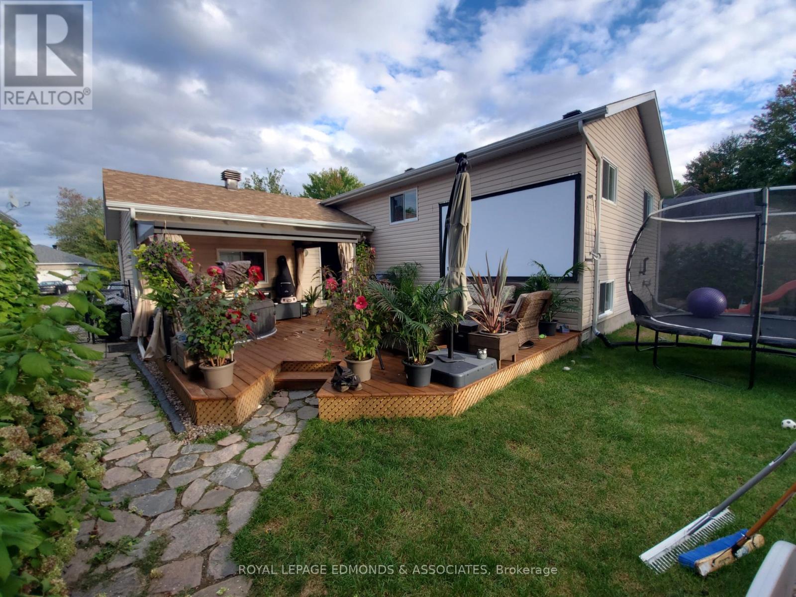 34 Bayshore Drive, Petawawa, Ontario  K8H 3R7 - Photo 35 - X12976596