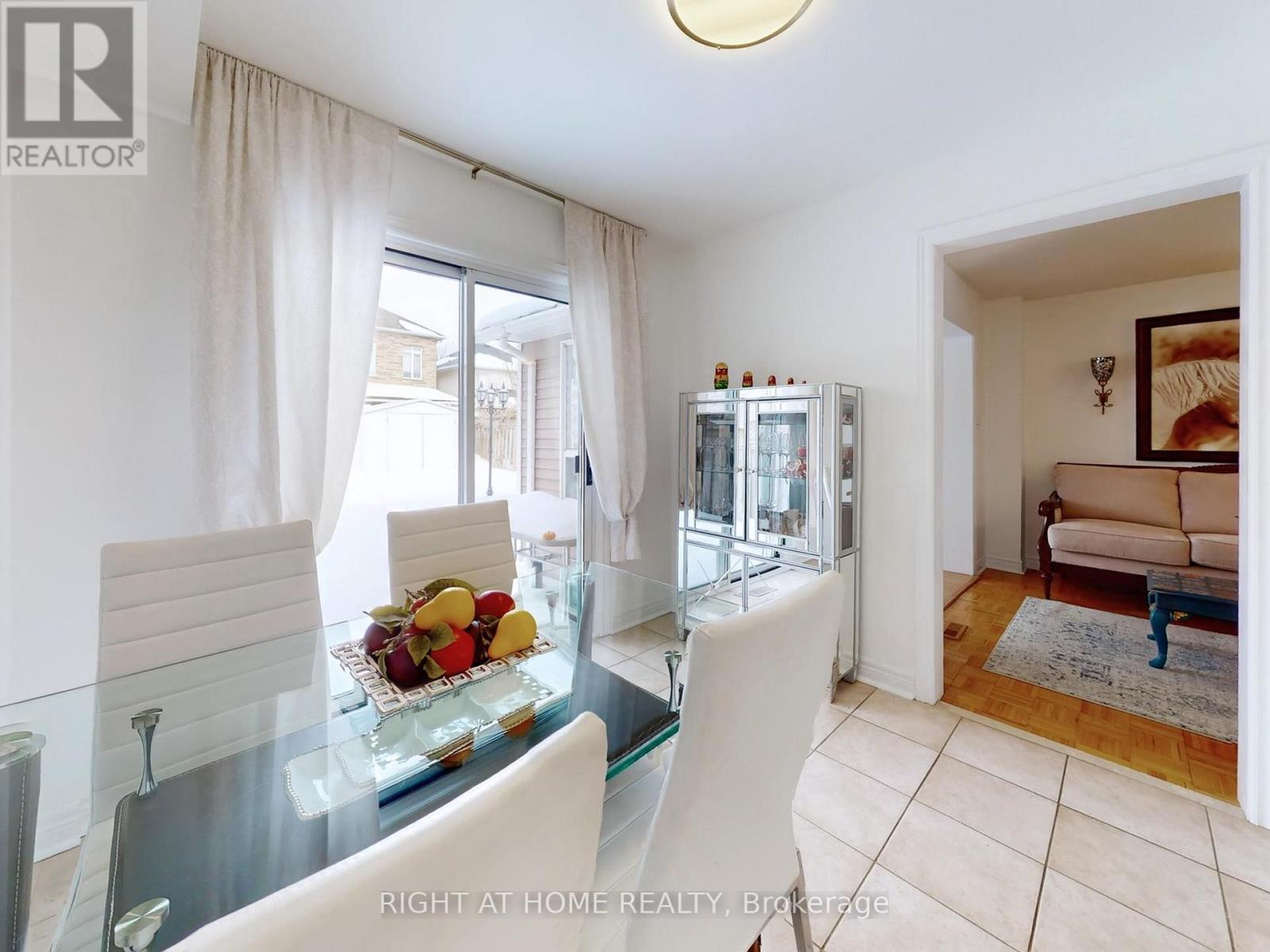 55 Hollybush Drive, Vaughan, Ontario  L6A 2H5 - Photo 11 - N12978822