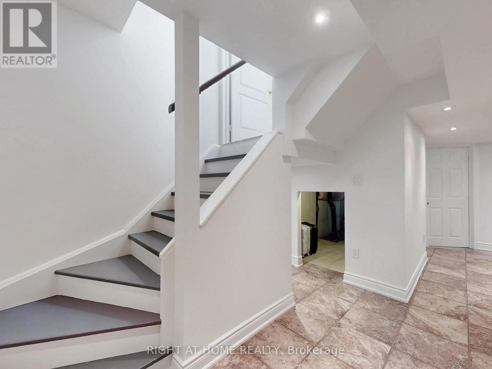 55 Hollybush Drive, Vaughan, Ontario  L6A 2H5 - Photo 21 - N12978822