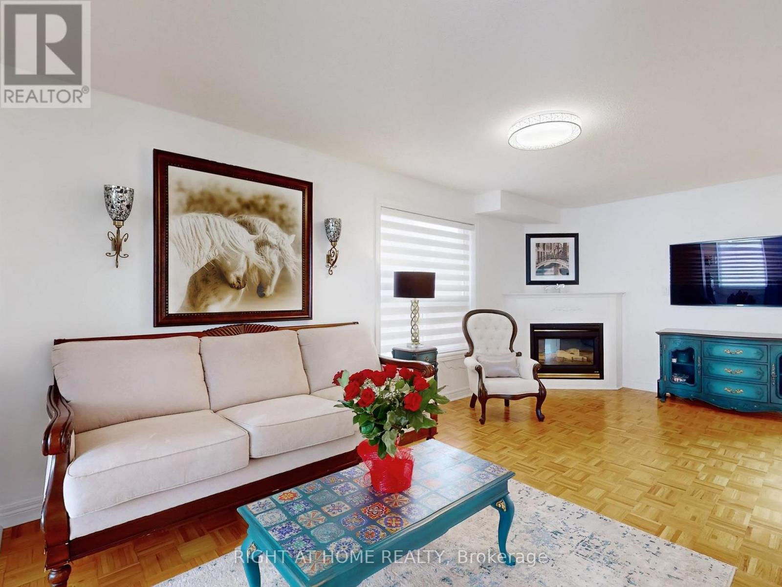 55 Hollybush Drive, Vaughan, Ontario  L6A 2H5 - Photo 3 - N12978822