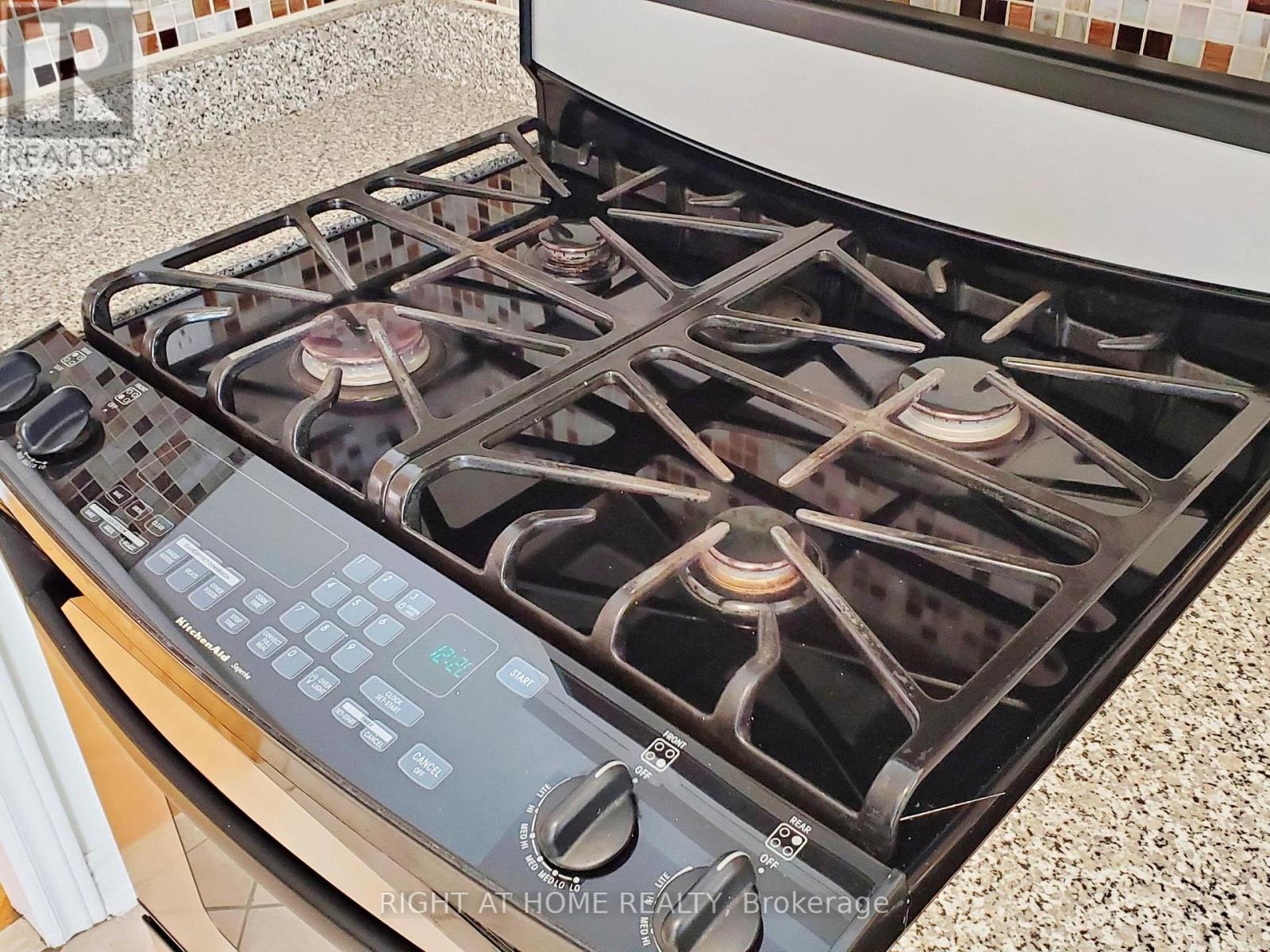 55 Hollybush Drive, Vaughan, Ontario  L6A 2H5 - Photo 9 - N12978822