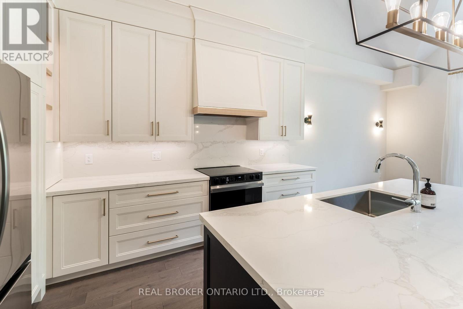 9 Vern Robertson Gate, Uxbridge, Ontario  L9P 0R9 - Photo 14 - N12978880