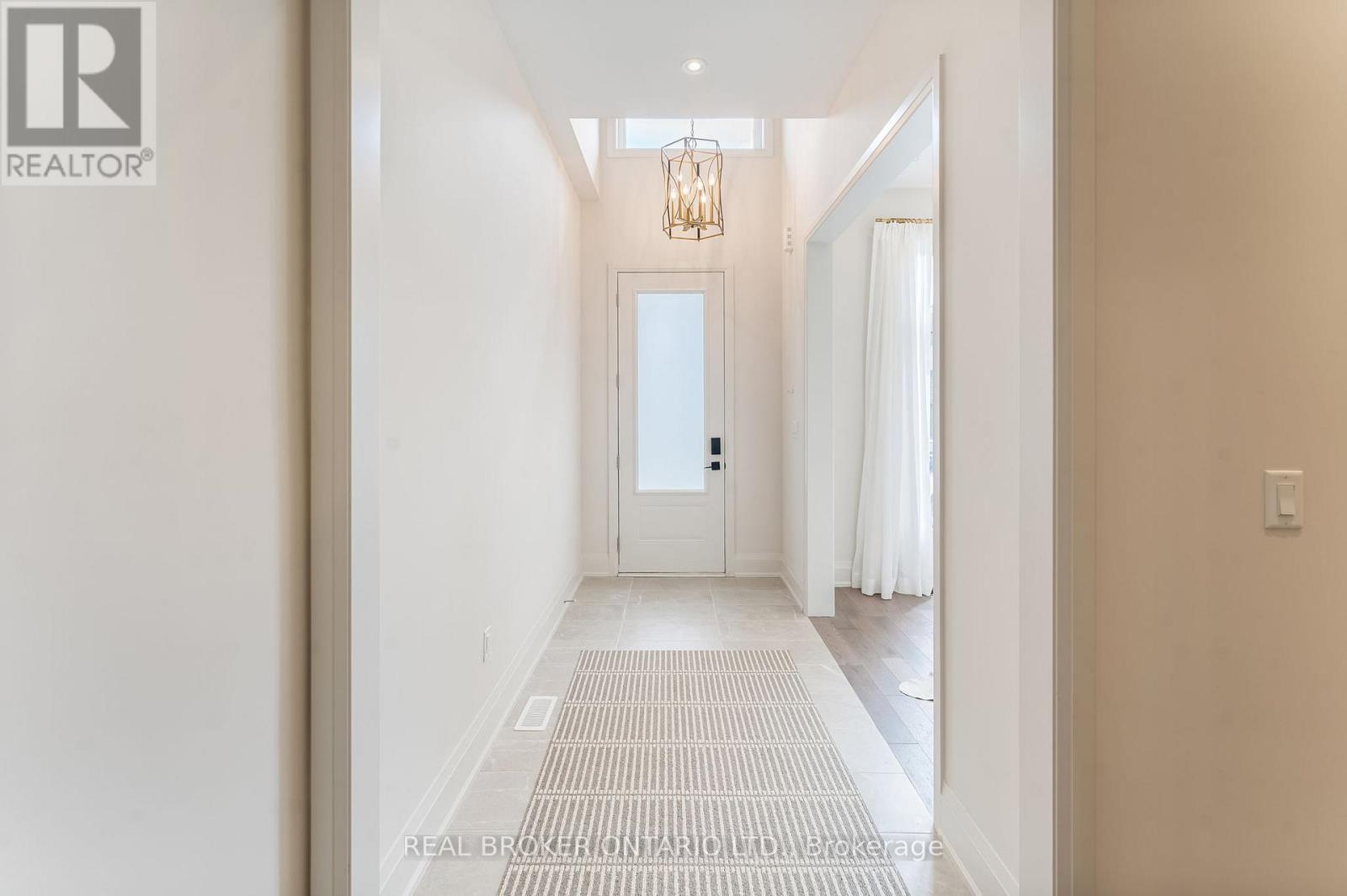 9 Vern Robertson Gate, Uxbridge, Ontario  L9P 0R9 - Photo 2 - N12978880