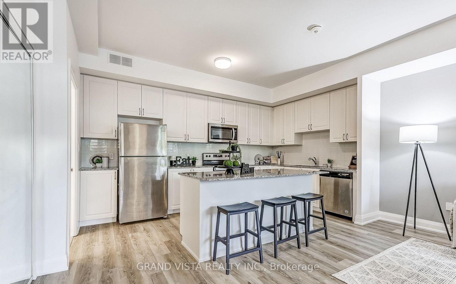 B602 - 5279 Highway 7, Vaughan, Ontario  L4L 0J1 - Photo 11 - N12978900