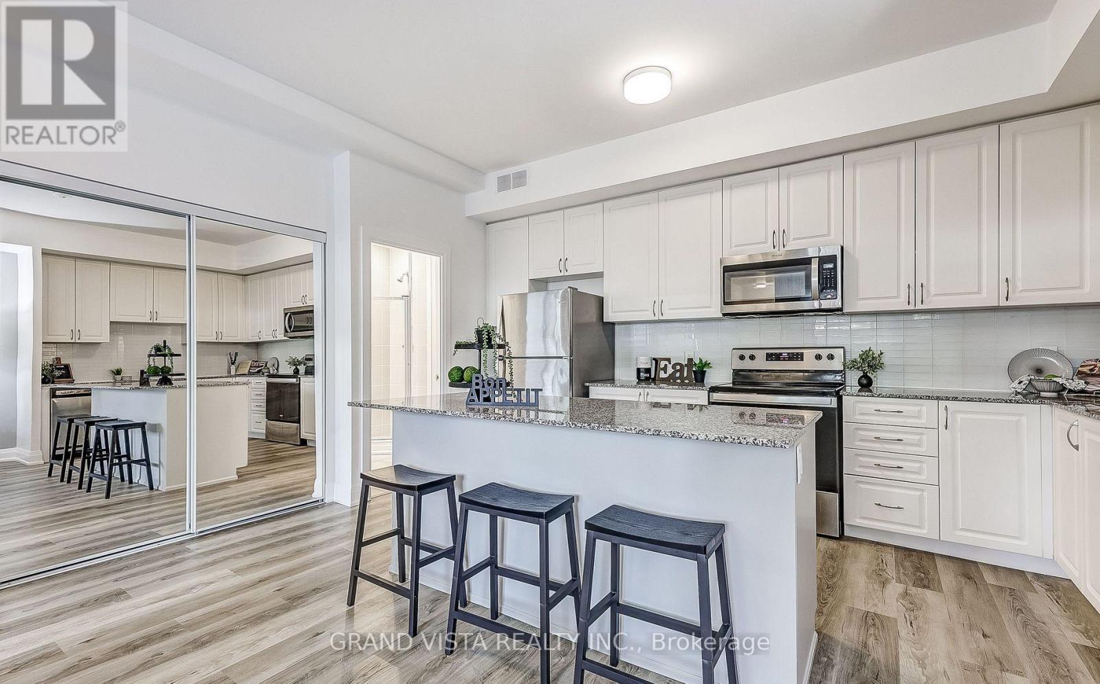 B602 - 5279 Highway 7, Vaughan, Ontario  L4L 0J1 - Photo 13 - N12978900