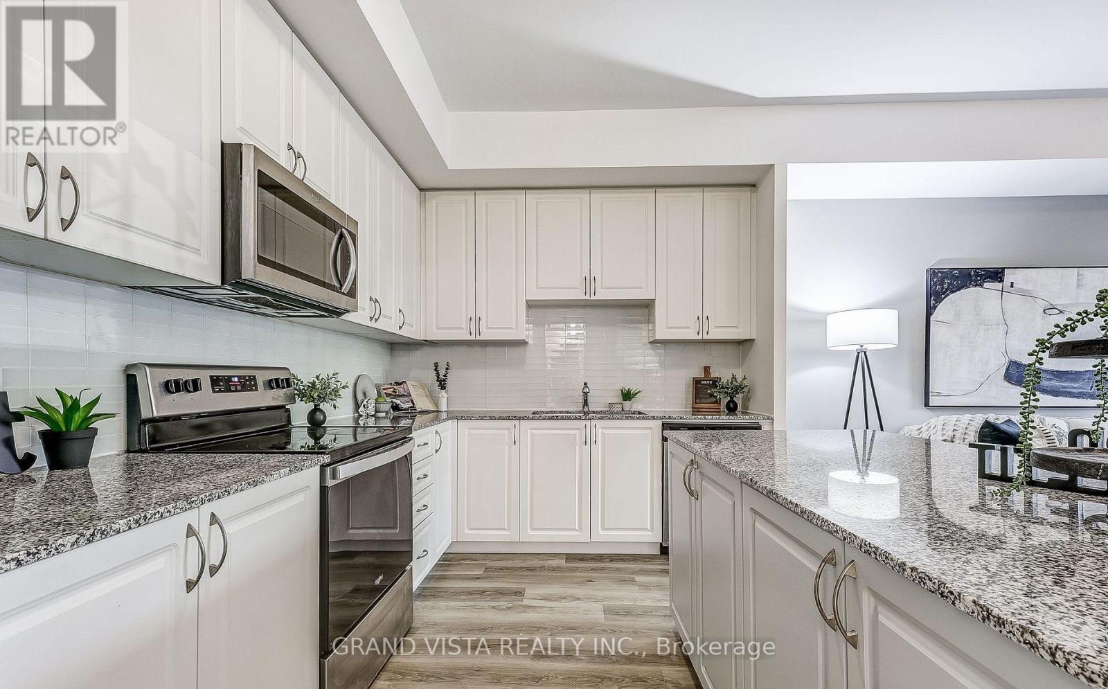 B602 - 5279 Highway 7, Vaughan, Ontario  L4L 0J1 - Photo 14 - N12978900