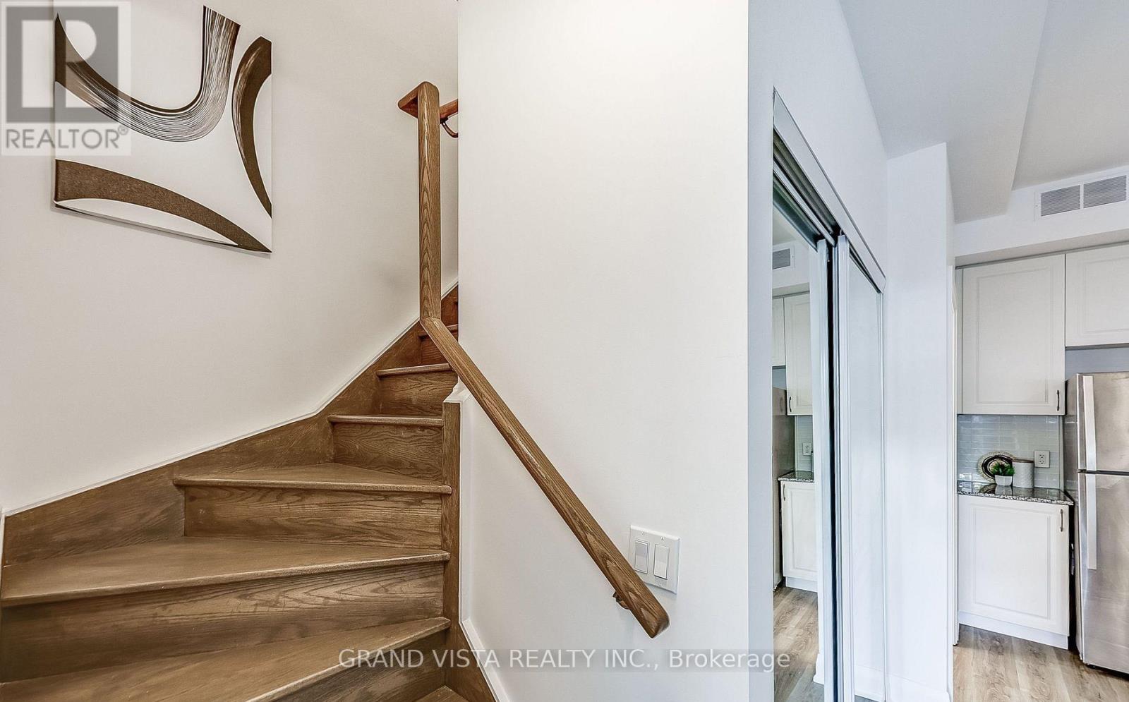 B602 - 5279 Highway 7, Vaughan, Ontario  L4L 0J1 - Photo 17 - N12978900