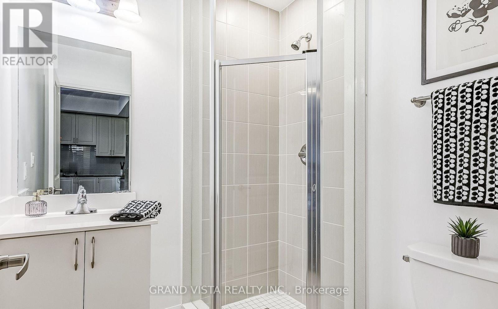 B602 - 5279 Highway 7, Vaughan, Ontario  L4L 0J1 - Photo 18 - N12978900