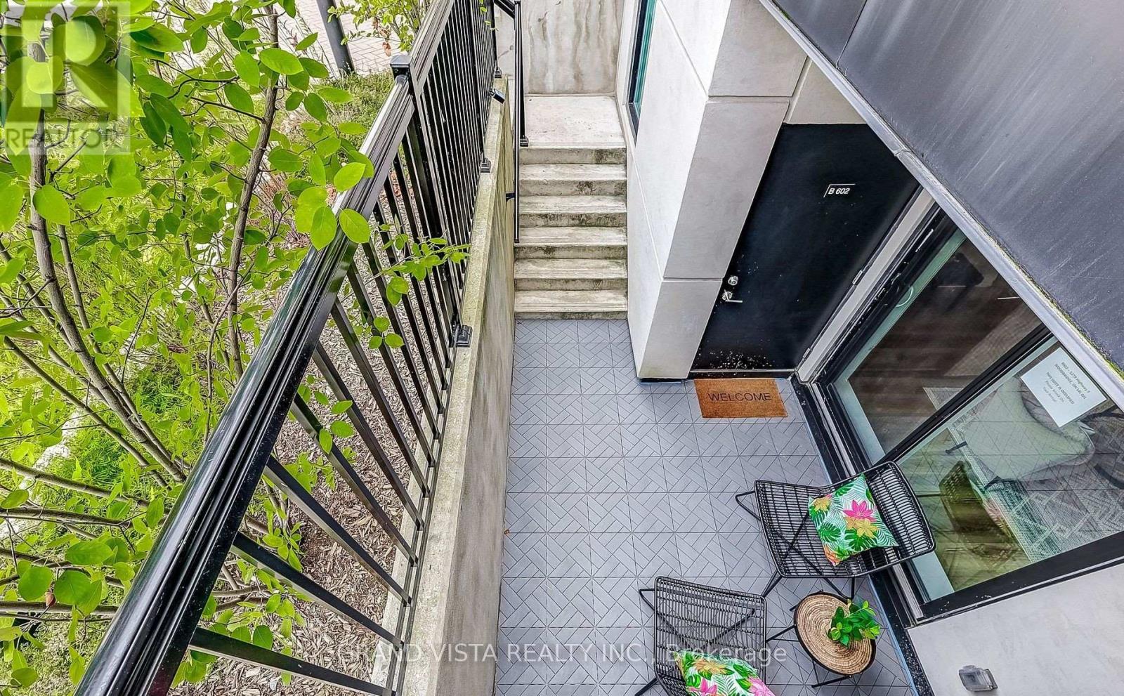 B602 - 5279 Highway 7, Vaughan, Ontario  L4L 0J1 - Photo 6 - N12978900