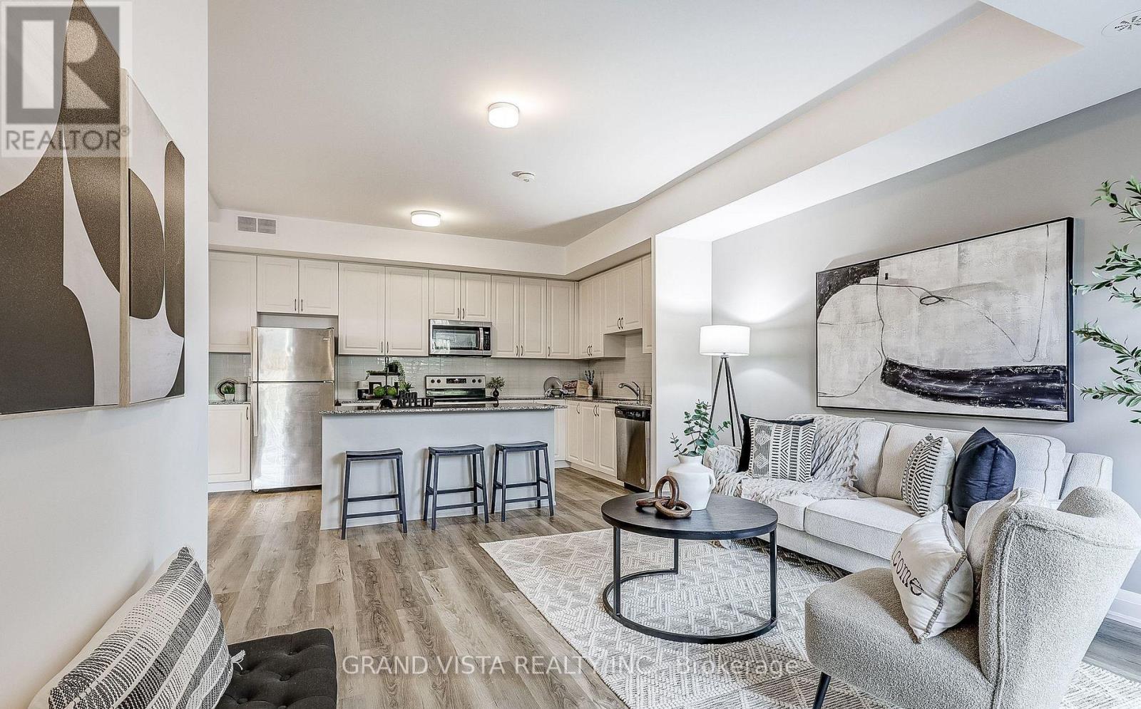 B602 - 5279 Highway 7, Vaughan, Ontario  L4L 0J1 - Photo 7 - N12978900