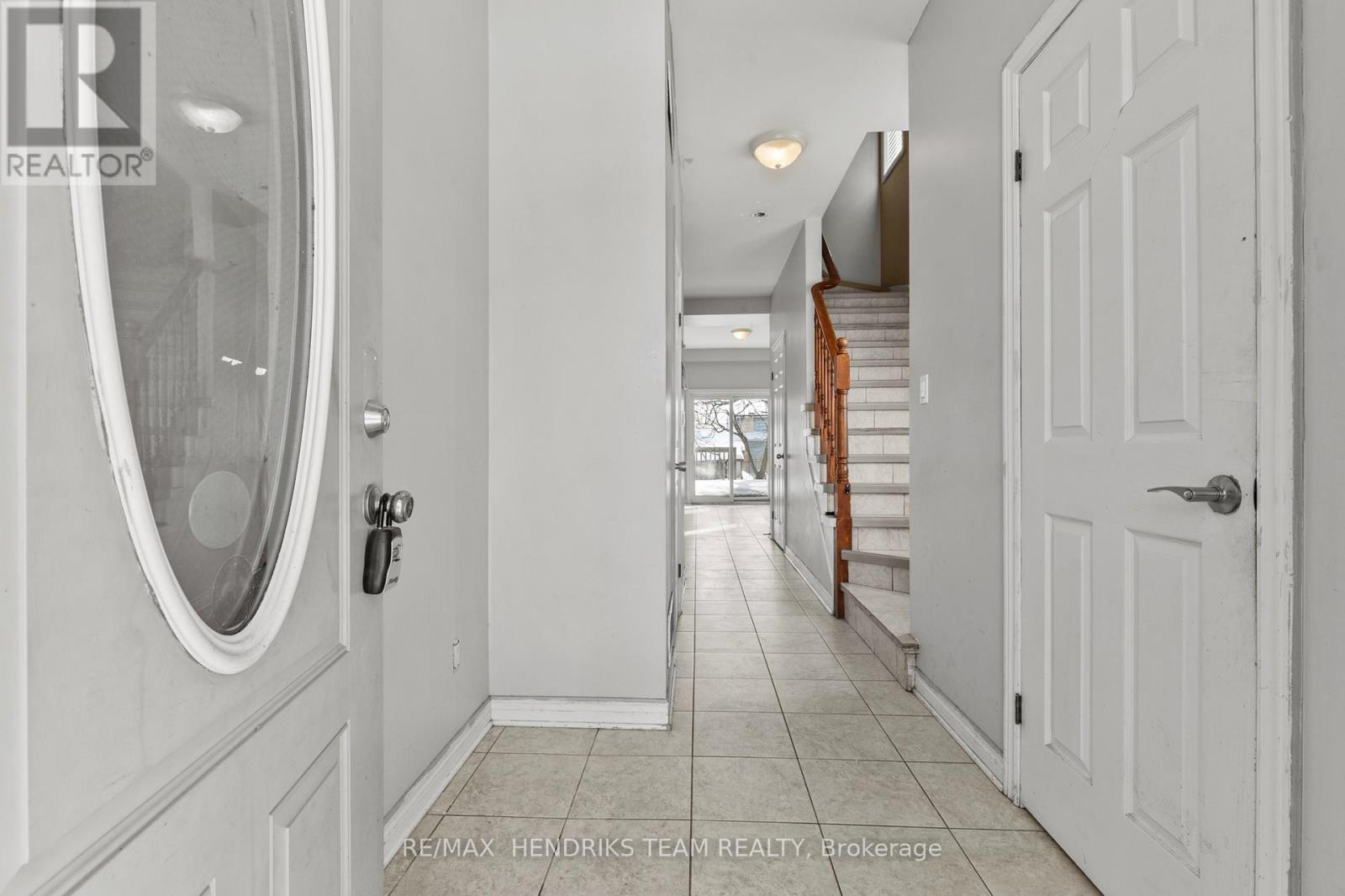 2 Townline Road E, Thorold, Ontario  L2V 2C3 - Photo 4 - X12754662