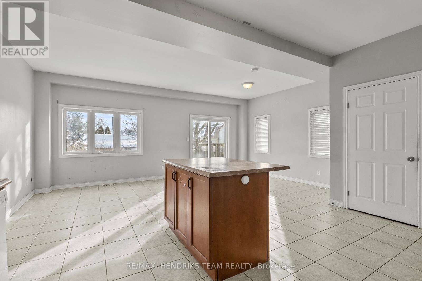 2 Townline Road E, Thorold, Ontario  L2V 2C3 - Photo 9 - X12754662