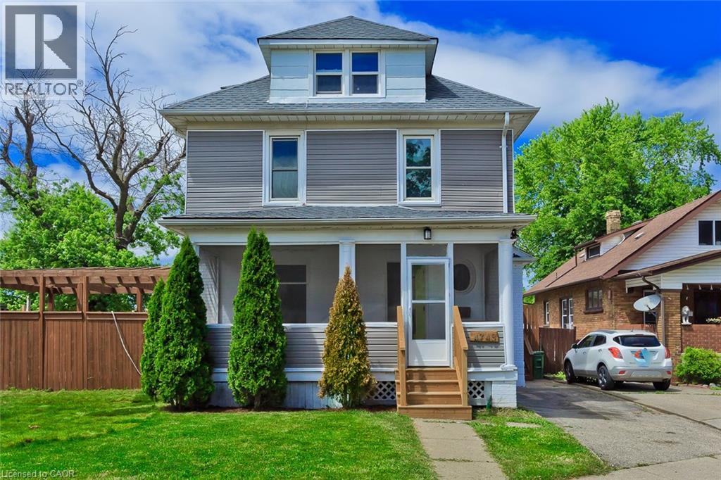 4743 Ryerson Crescent