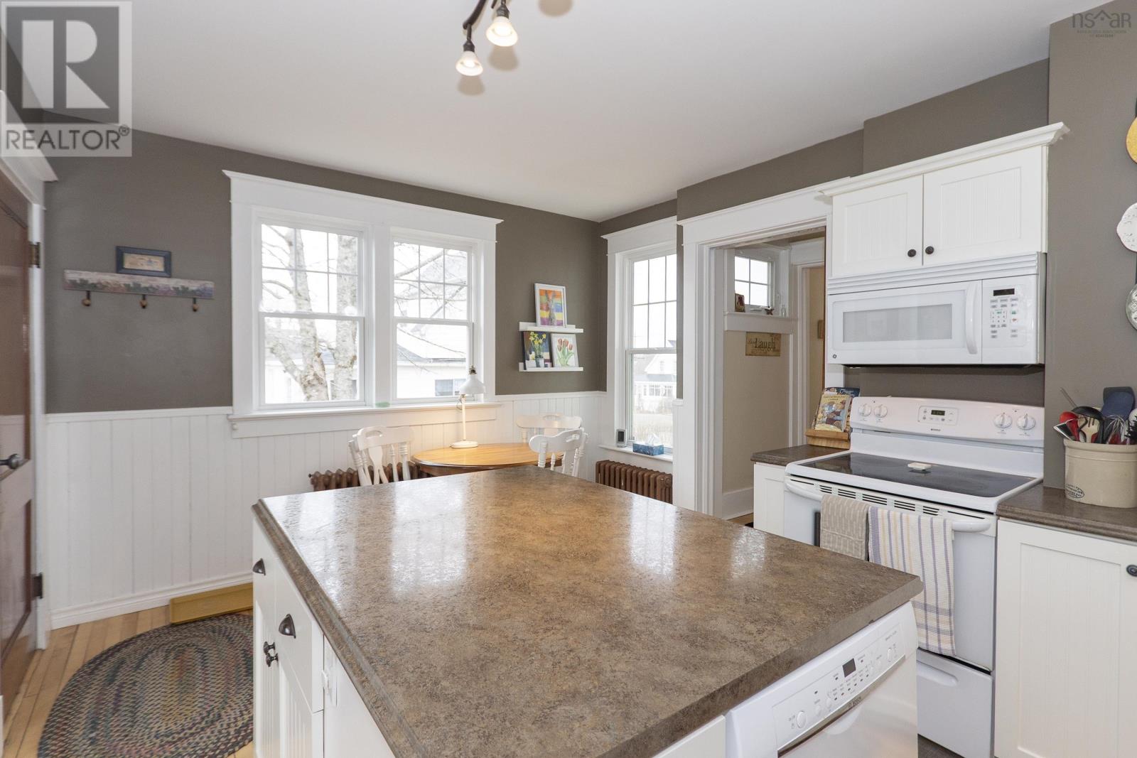 139 Main Street, Springhill, Nova Scotia  B0M 1X0 - Photo 20 - 202606107