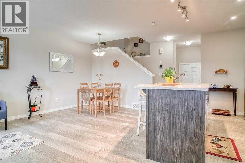 97 Yorkville Boulevard SW, Calgary, Alberta  T2X 4J9 - Photo 12 - A2277782