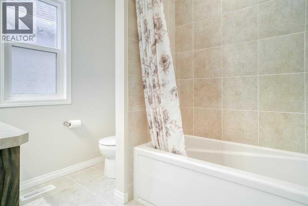 97 Yorkville Boulevard SW, Calgary, Alberta  T2X 4J9 - Photo 24 - A2277782