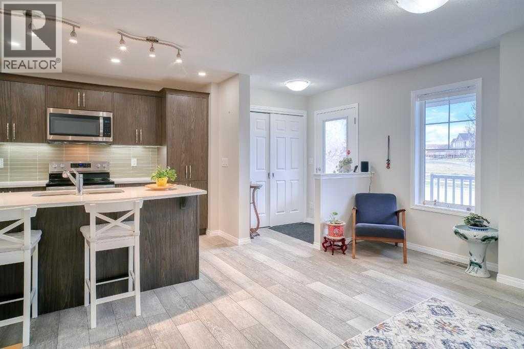 97 Yorkville Boulevard SW, Calgary, Alberta  T2X 4J9 - Photo 4 - A2277782