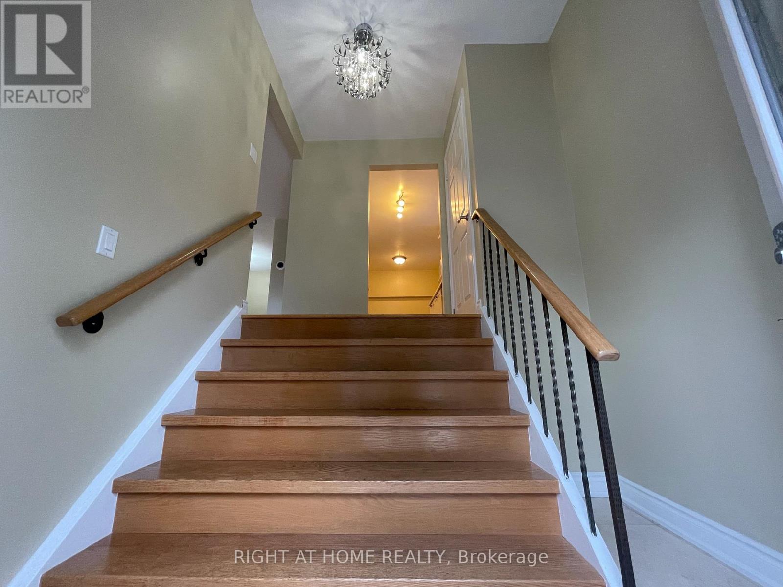 Upper - 165 Angus Drive, Toronto, Ontario  M2J 2W9 - Photo 3 - C12769908