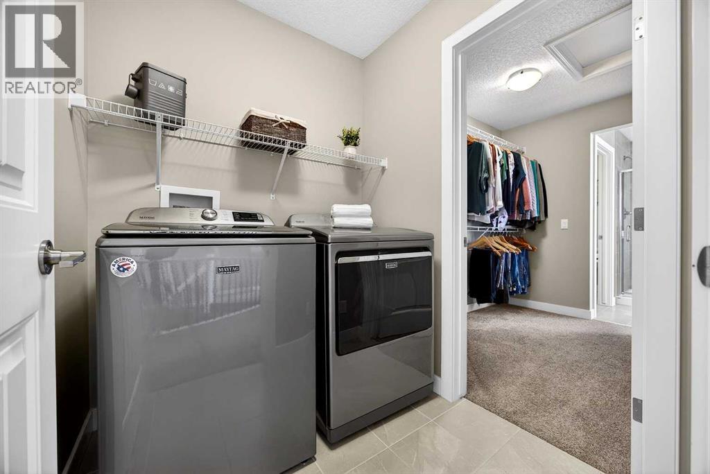 144 Sundown View, Cochrane, Alberta  T4C 2N9 - Photo 32 - A2286035