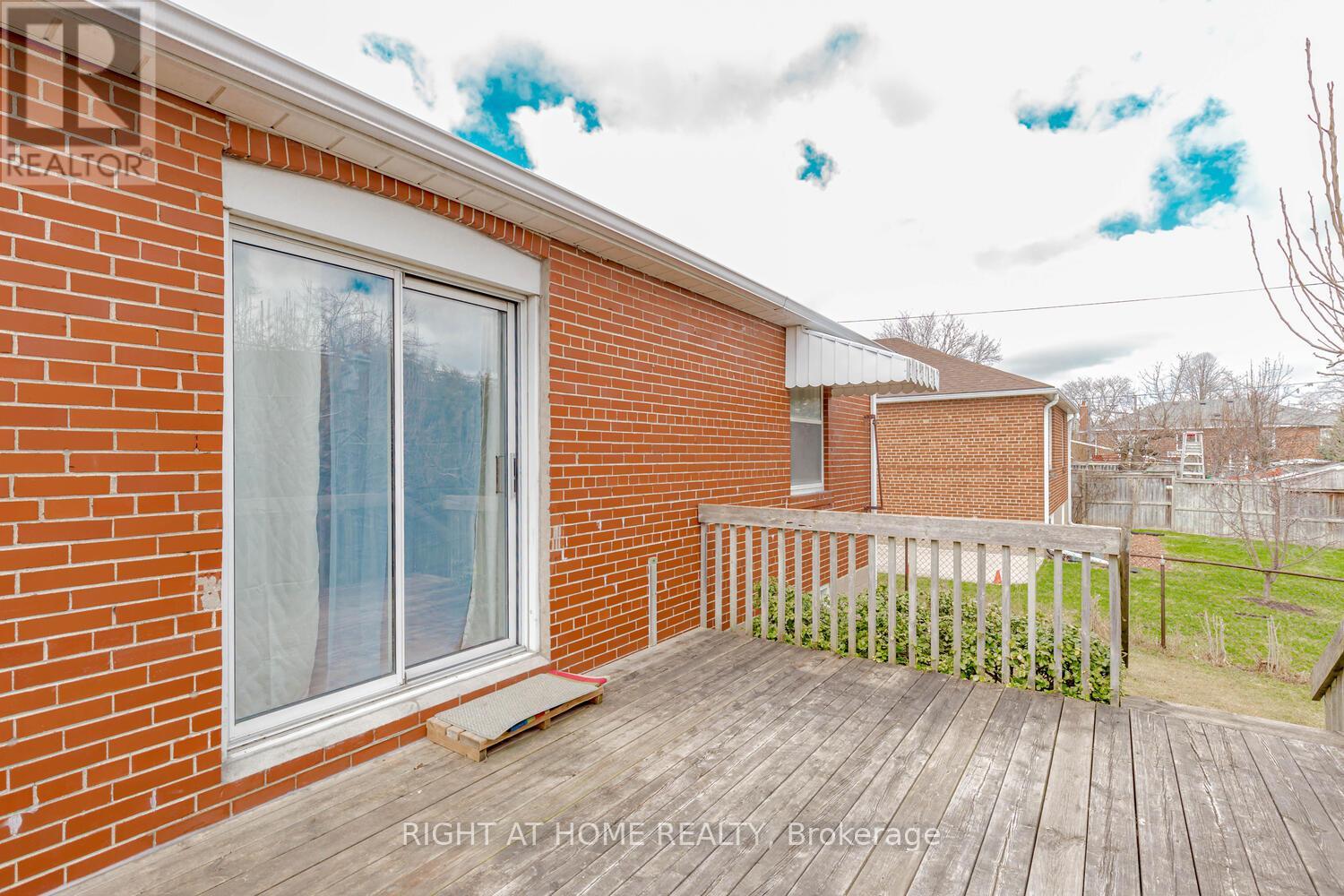 1205 Kipling Avenue, Toronto, Ontario  M9B 3M8 - Photo 15 - W12978776
