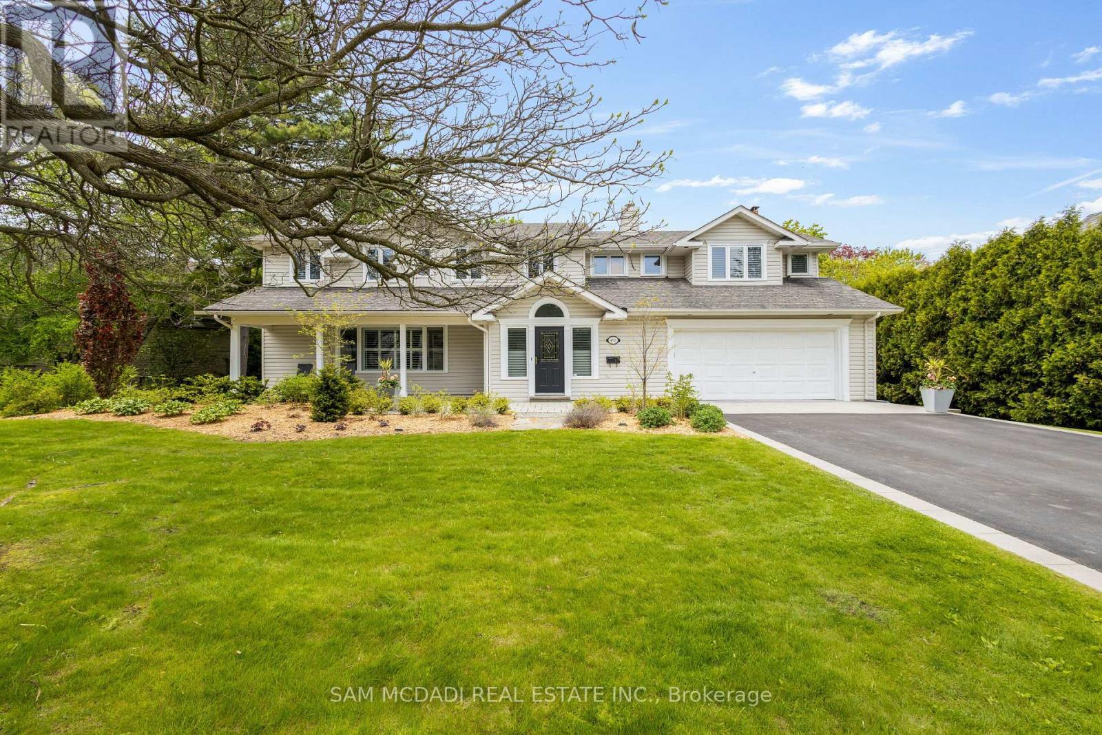 492 Country Club Crescent, Mississauga, Ontario  L5J 2R2 - Photo 2 - W12978782