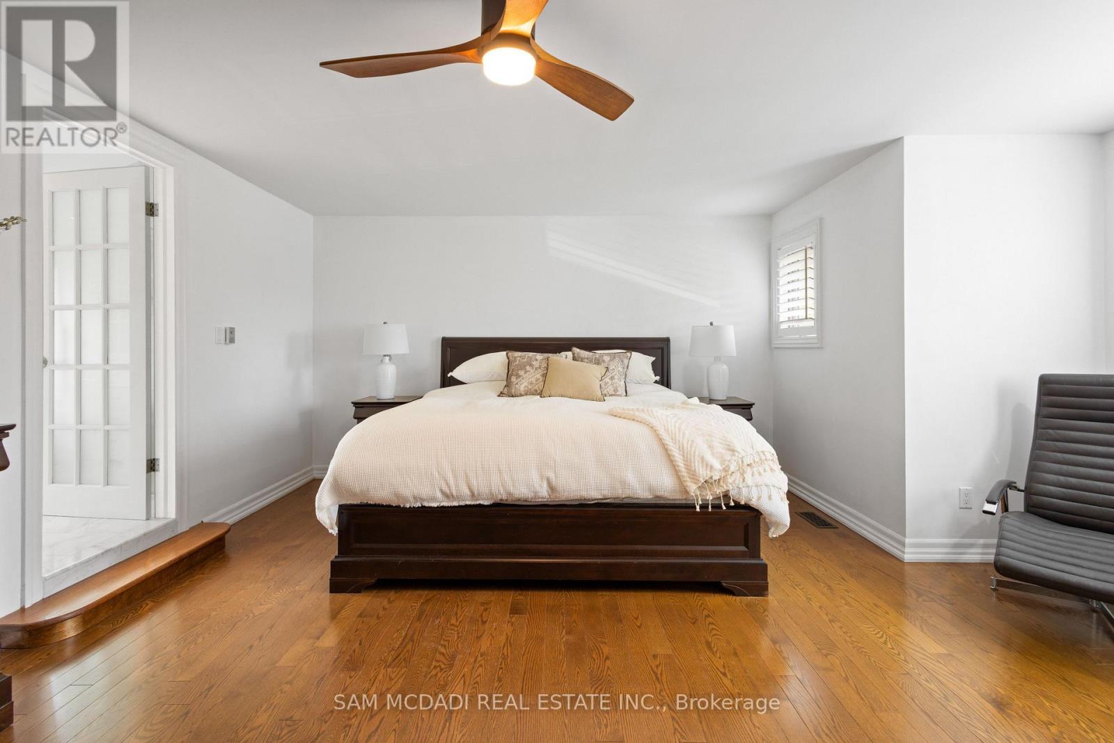 492 Country Club Crescent, Mississauga, Ontario  L5J 2R2 - Photo 22 - W12978782