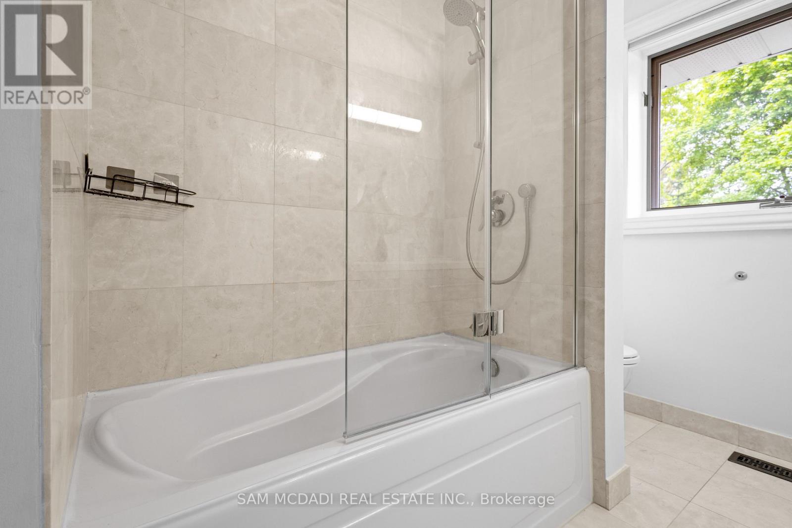 492 Country Club Crescent, Mississauga, Ontario  L5J 2R2 - Photo 28 - W12978782