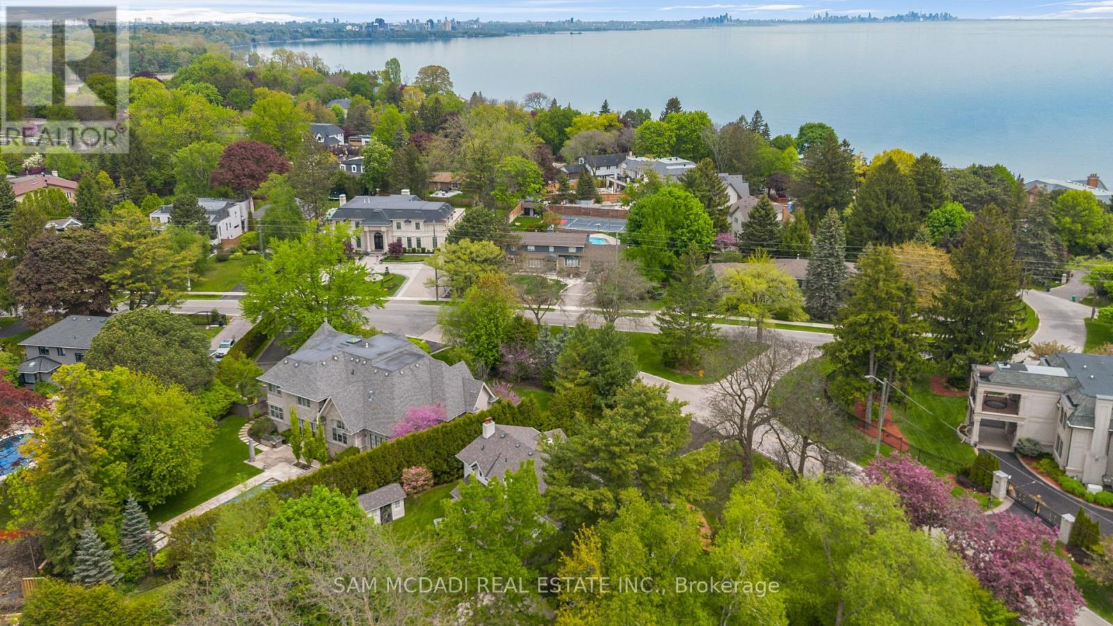 492 Country Club Crescent, Mississauga, Ontario  L5J 2R2 - Photo 38 - W12978782