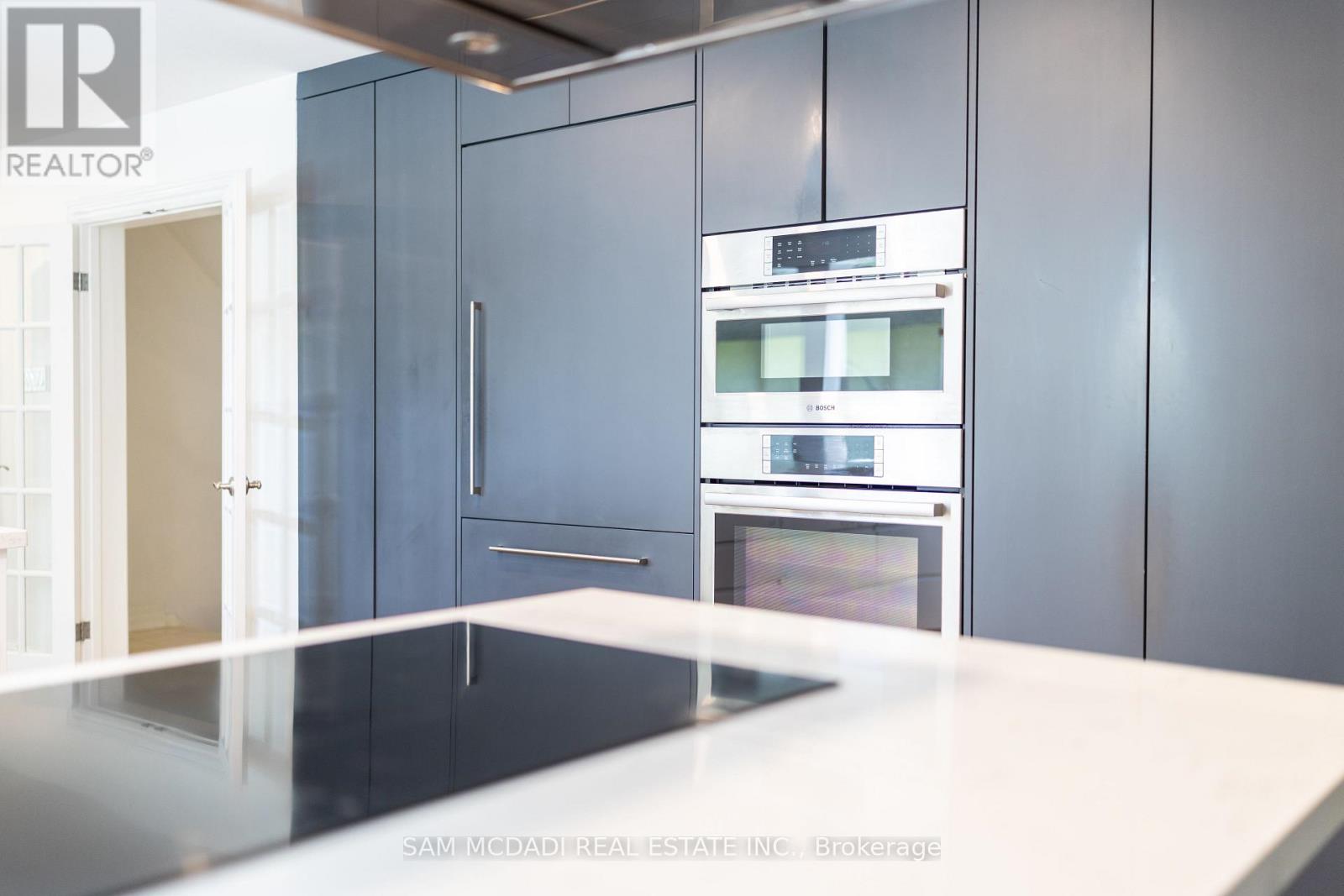 492 Country Club Crescent, Mississauga, Ontario  L5J 2R2 - Photo 9 - W12978782