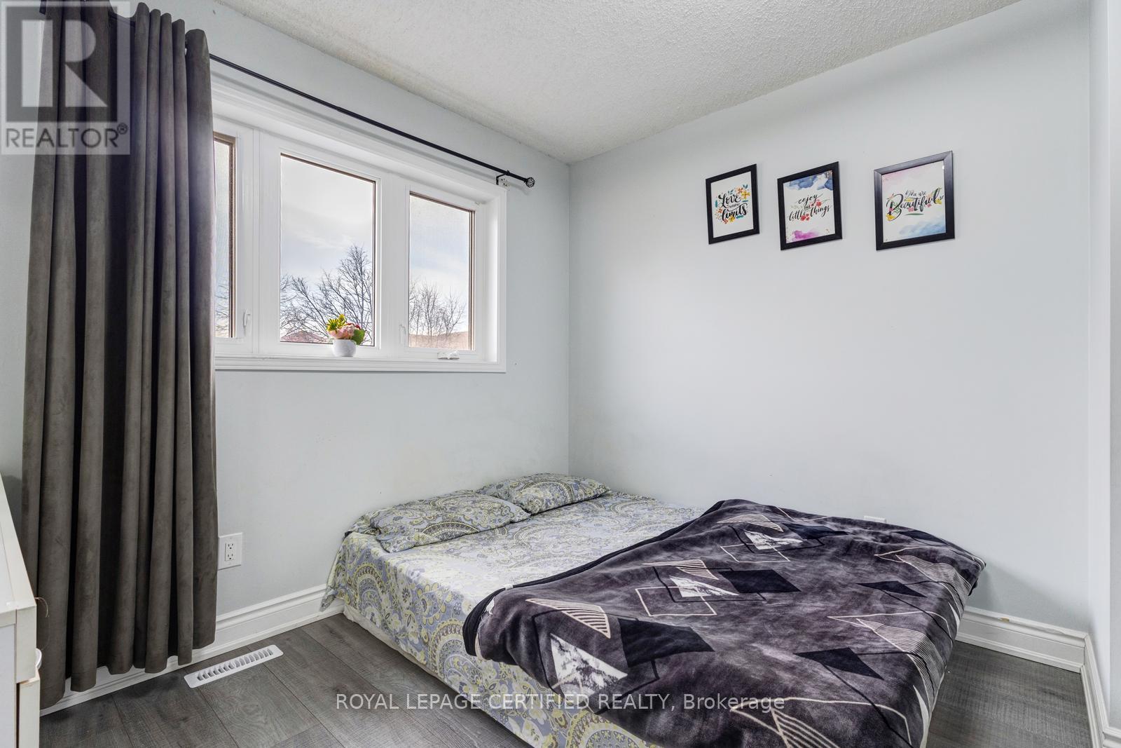299 Pressed Brick Drive N, Brampton, Ontario  L6V 4L2 - Photo 21 - W12978796