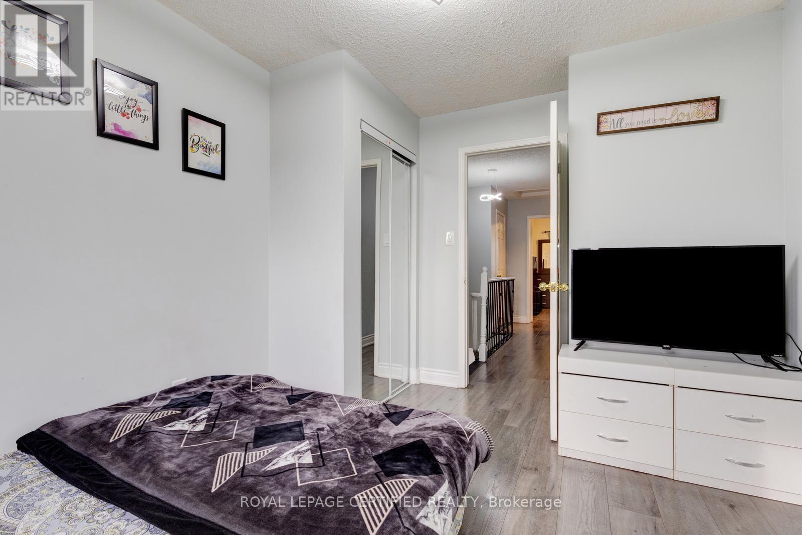 299 Pressed Brick Drive N, Brampton, Ontario  L6V 4L2 - Photo 22 - W12978796