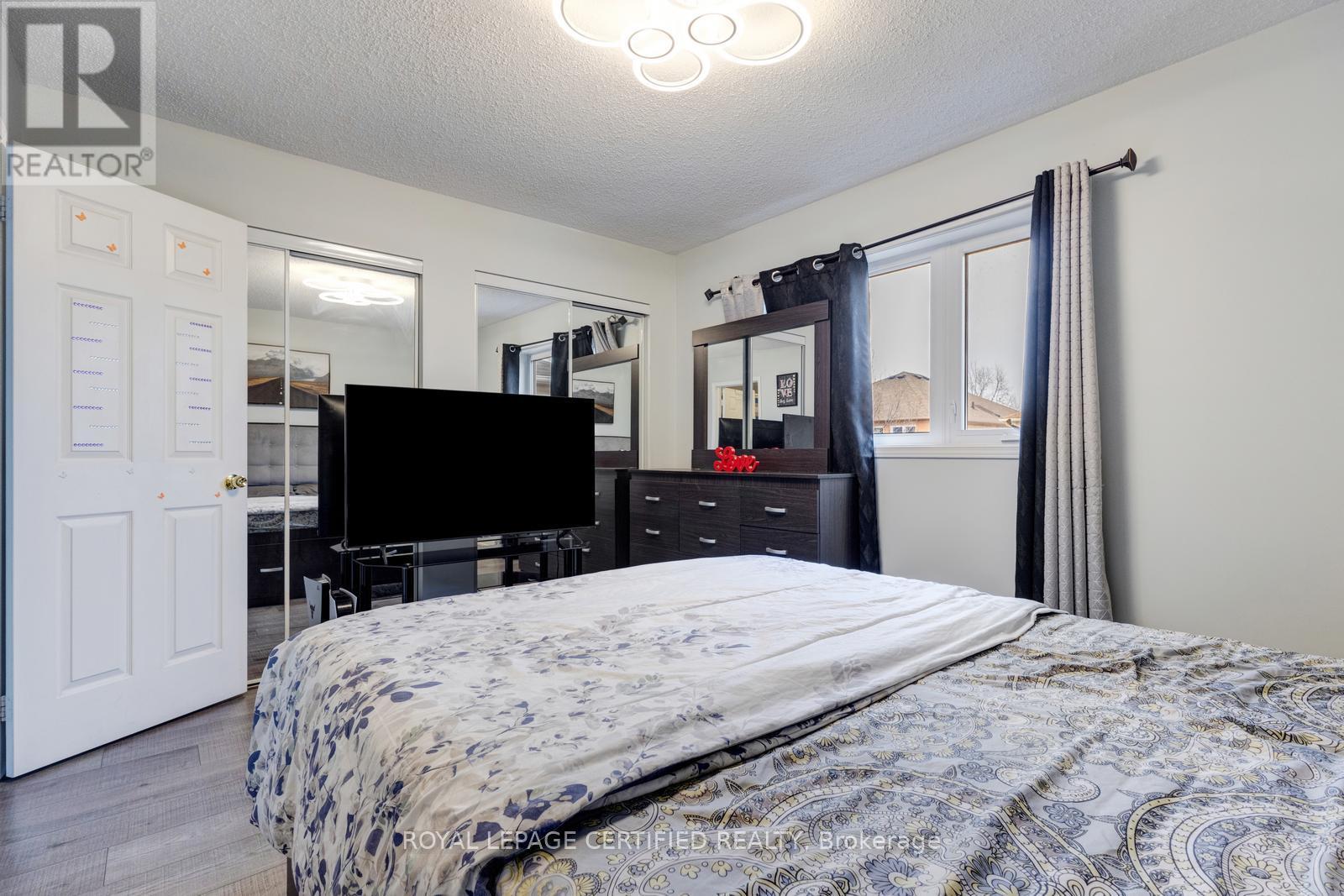 299 Pressed Brick Drive N, Brampton, Ontario  L6V 4L2 - Photo 28 - W12978796