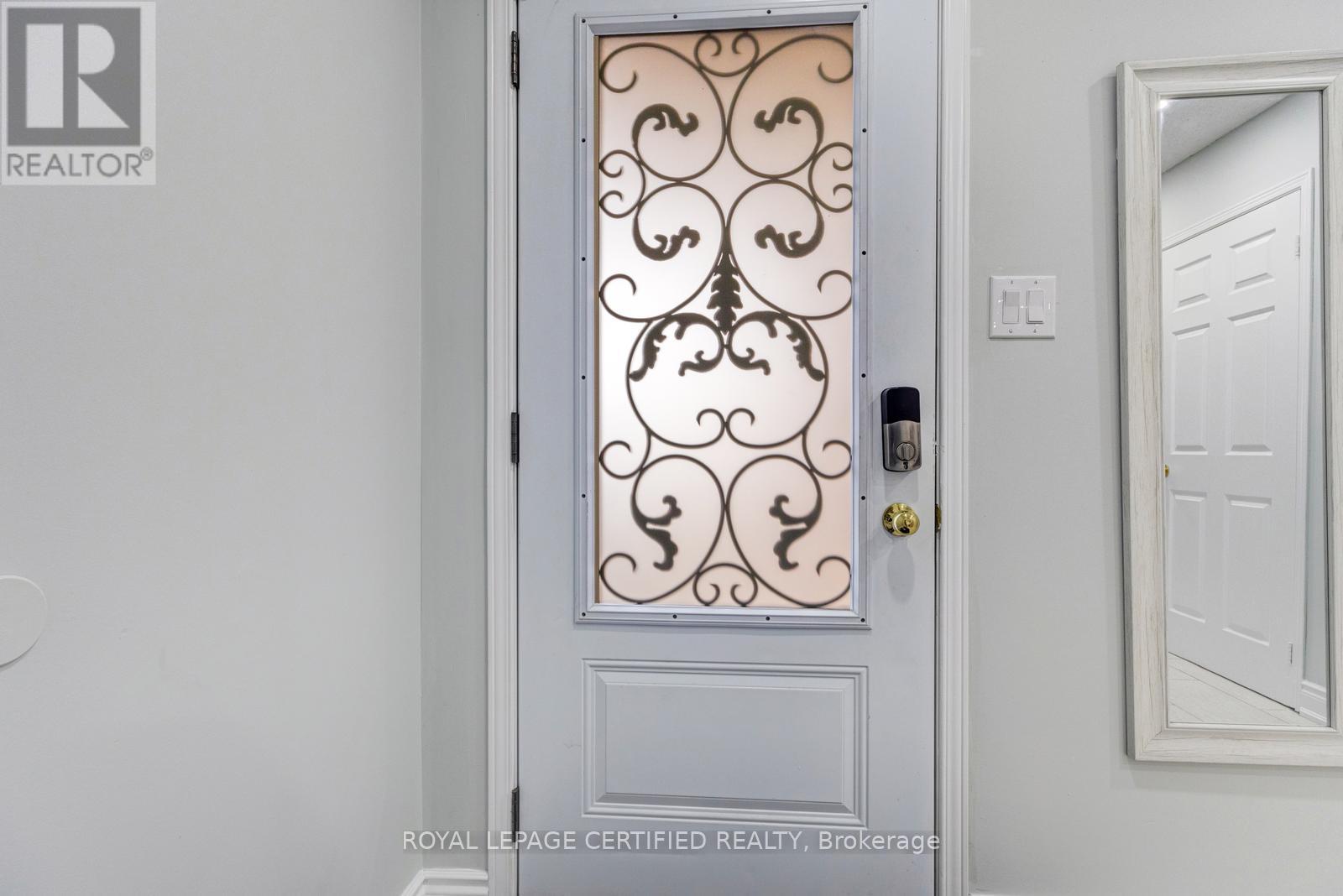 299 Pressed Brick Drive N, Brampton, Ontario  L6V 4L2 - Photo 6 - W12978796