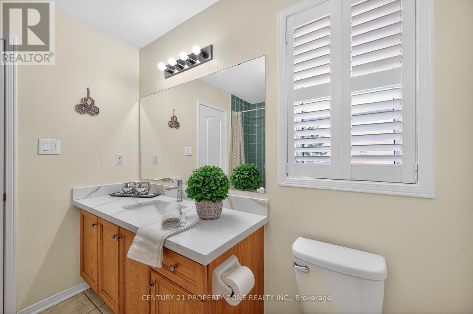 16 Sweet Clover Crescent, Brampton, Ontario  L6R 3A2 - Photo 28 - W12978818