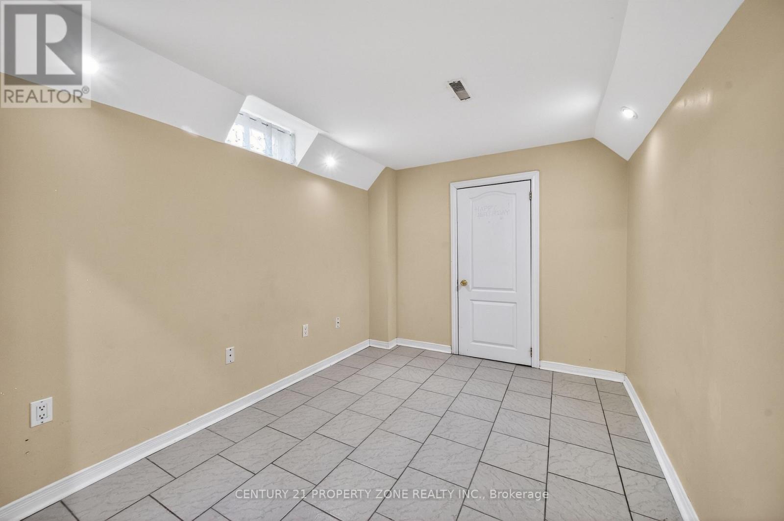 16 Sweet Clover Crescent, Brampton, Ontario  L6R 3A2 - Photo 40 - W12978818