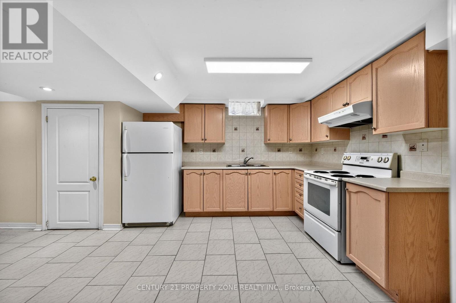 16 Sweet Clover Crescent, Brampton, Ontario  L6R 3A2 - Photo 41 - W12978818