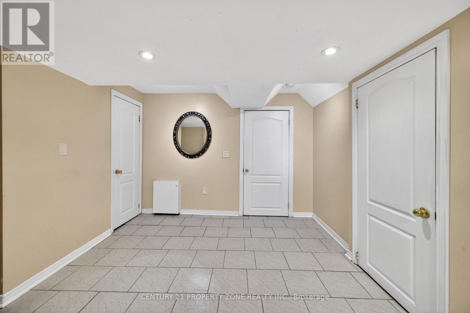 16 Sweet Clover Crescent, Brampton, Ontario  L6R 3A2 - Photo 42 - W12978818