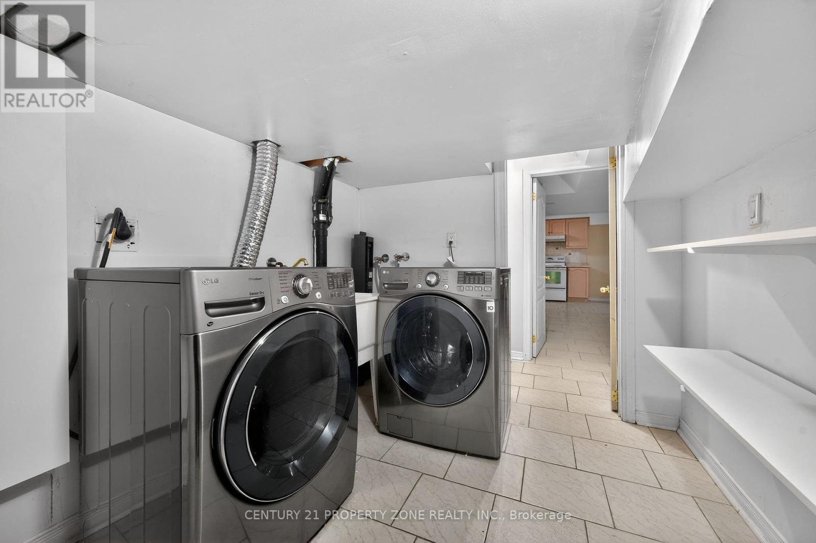 16 Sweet Clover Crescent, Brampton, Ontario  L6R 3A2 - Photo 45 - W12978818