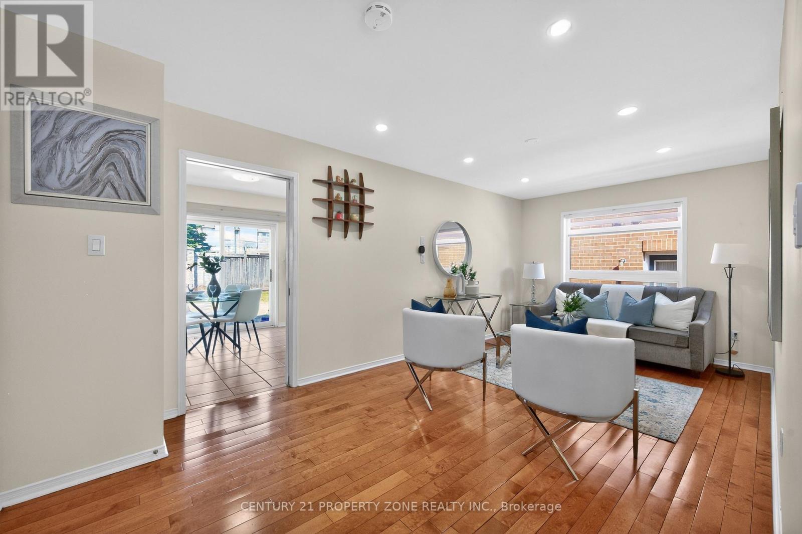 16 Sweet Clover Crescent, Brampton, Ontario  L6R 3A2 - Photo 6 - W12978818