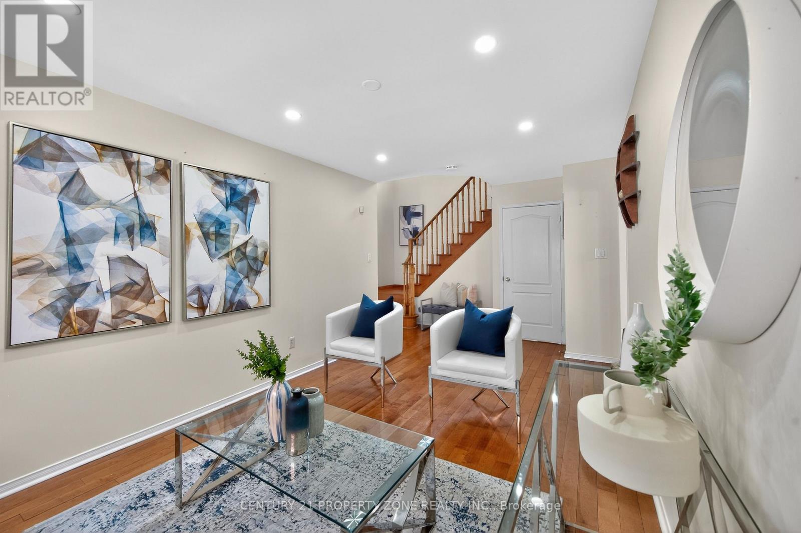 16 Sweet Clover Crescent, Brampton, Ontario  L6R 3A2 - Photo 8 - W12978818