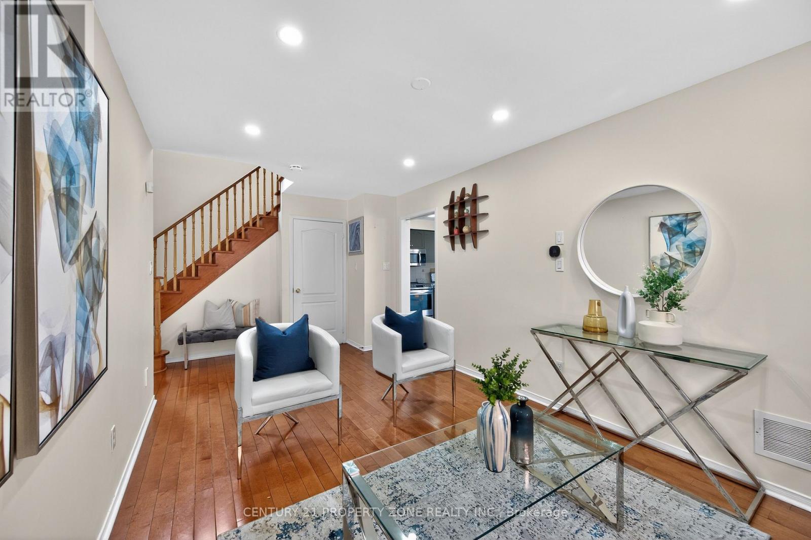 16 Sweet Clover Crescent, Brampton, Ontario  L6R 3A2 - Photo 9 - W12978818